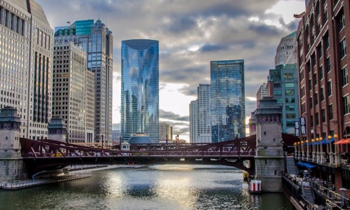 River North Chicago skyline - River North apartment buildings
