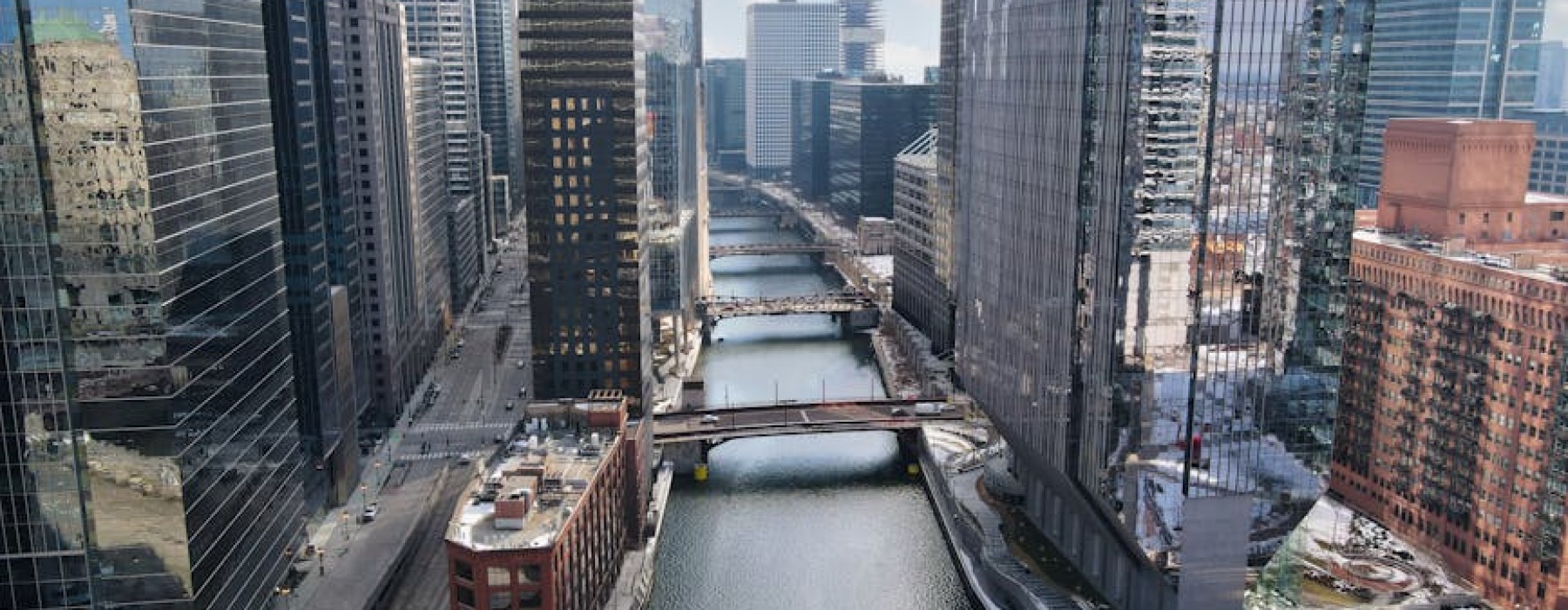 Chicago skyline with river and downtown high-rises - chicago apartment buildings