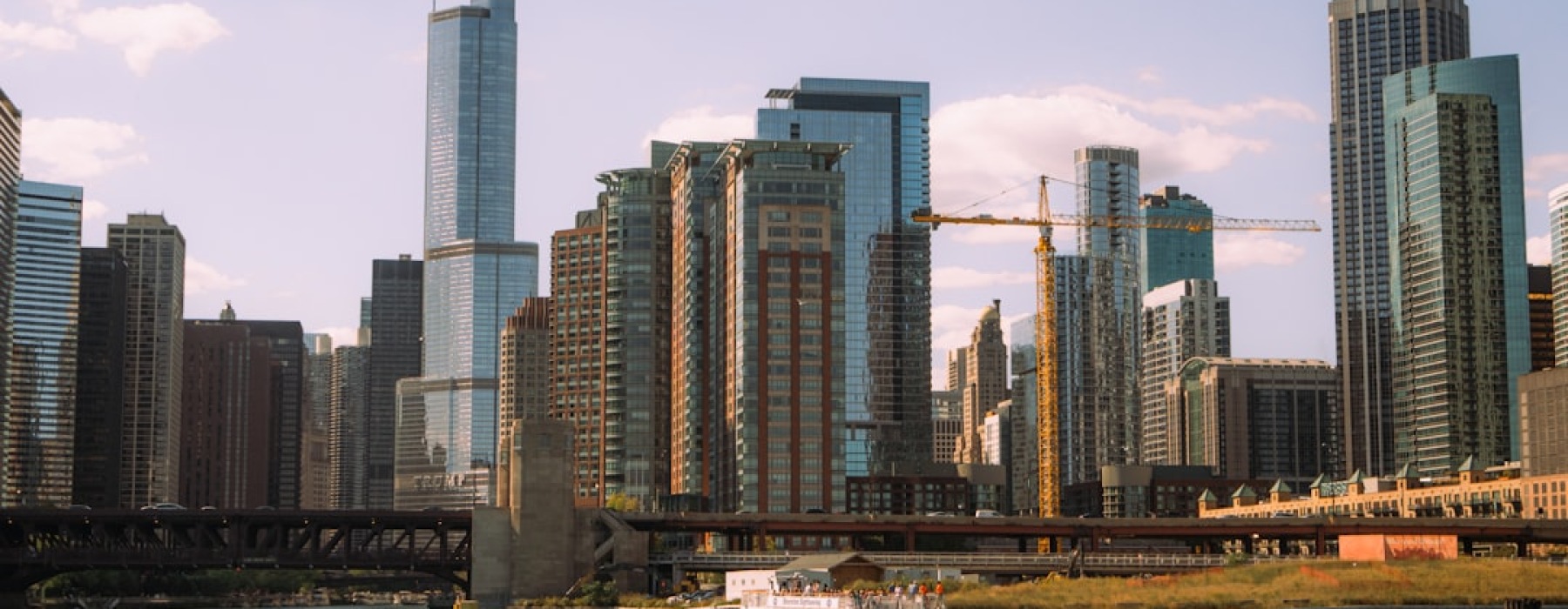 Chicago skyline and riverfront - apartment complexes in chicago il
