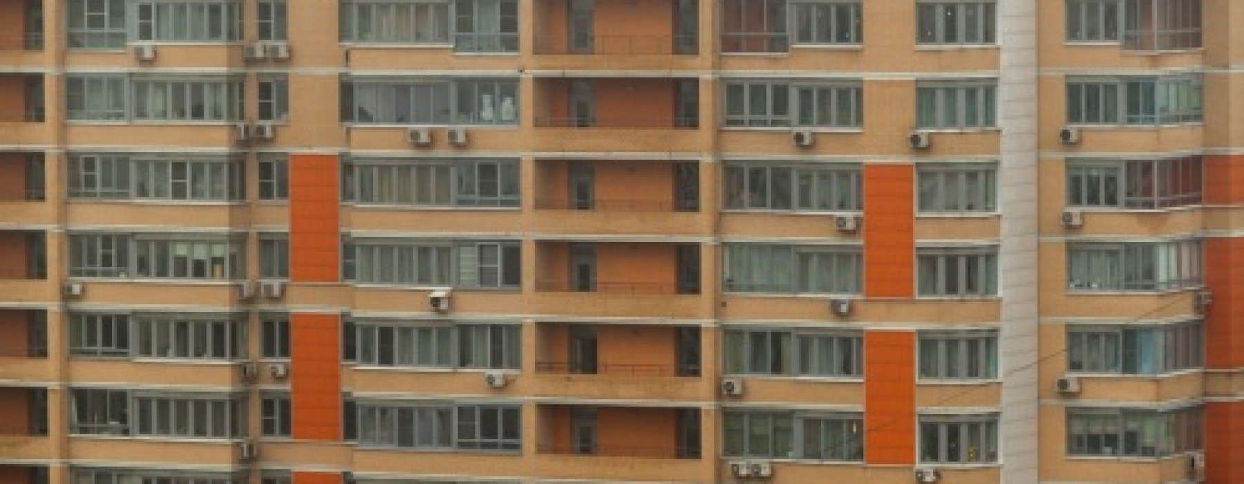 benefits of living in high-rise apartment buildings